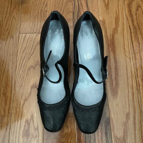 Cynthia Rowley Mary Jane Pumps Womens 9.5 Black Leather Heels Ruffle Trim Casual - Picture 1 of 8